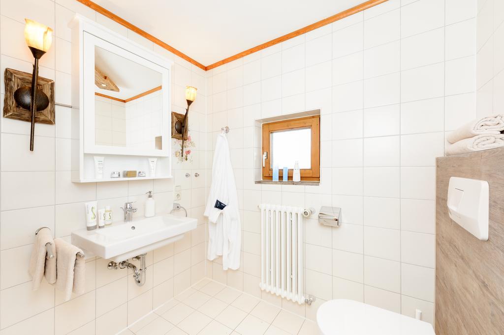Ferienwohnung Ess: 4-Star Family Wellness Retreat Oberstdorf Exterior photo